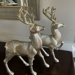 Beautiful pair of Raz deer. Light gold /platinum (almost silvery)